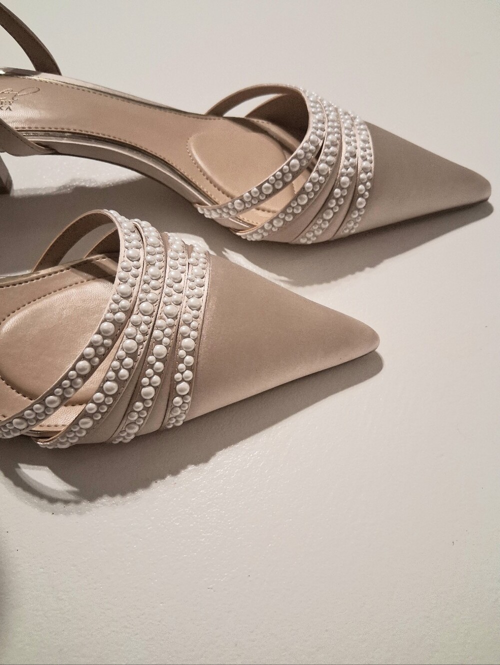 New in Box Jewel Badgley Mischka Katalina Slingback Kitten Heels 9.5